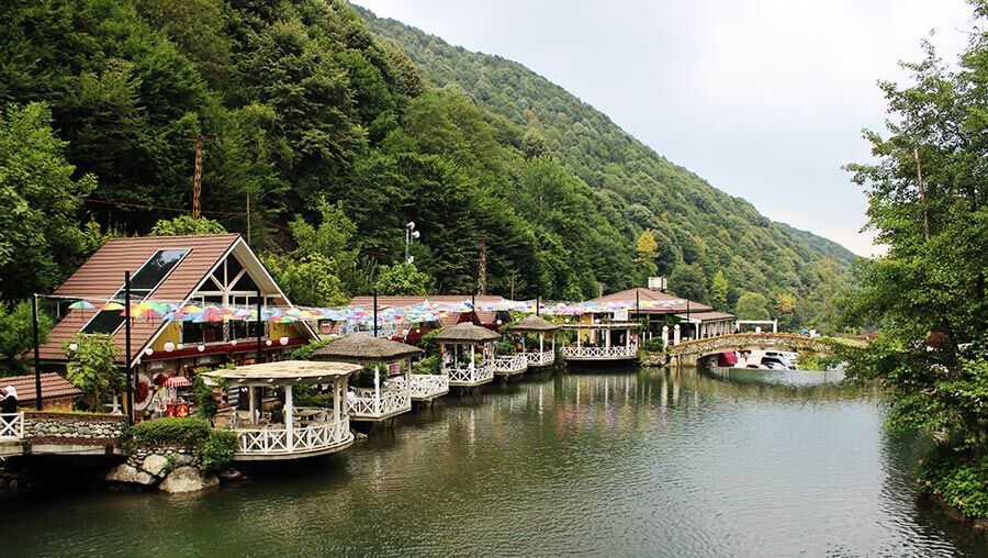 سبانجا التركية إحدى الوجهات المفضلة للسياح ال...