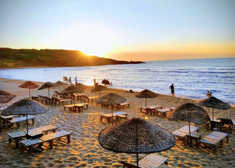 أفضل شواطئ إسطنبول: دليلك لأشعة الشمس والاستر...