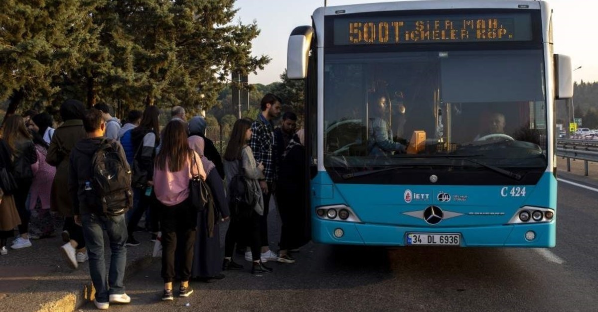 الباصات في إسطنبول: شريان المدينة النابض