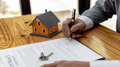 قانون جديد لتنظيم بيع العقارات والسيارات المس...