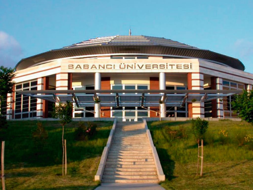 جامعة سابانجي: صرح تعليمي عالمي